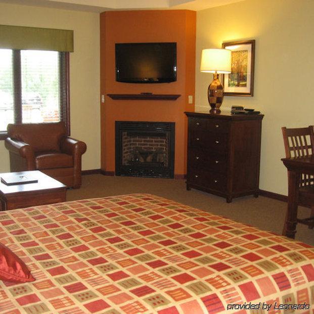 The Tamarack Hotel Ellicottville Room photo