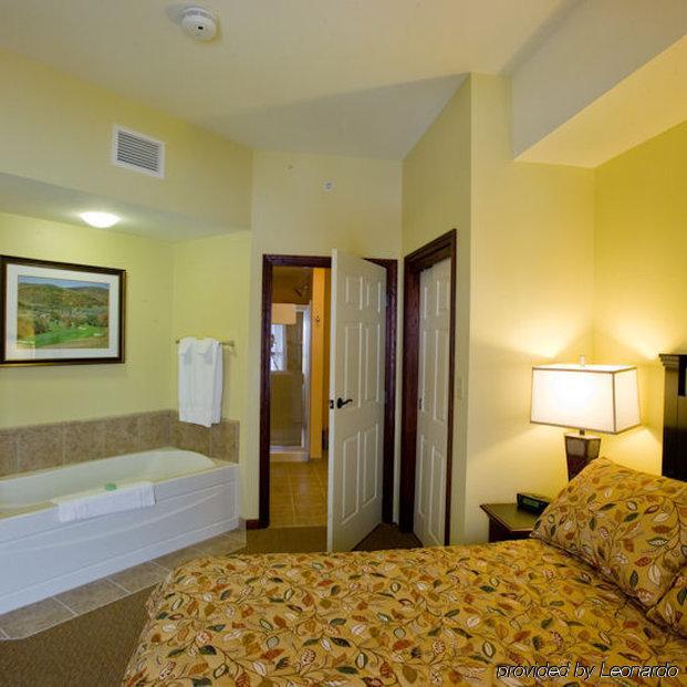 The Tamarack Hotel Ellicottville Room photo